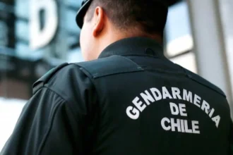 Descubre las remuneraciones en la Gendarmería de Chile: Comparativa de sueldos por grado y formación profesional