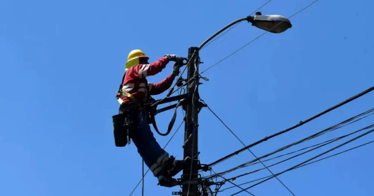 Programados cortes de luz en Santiago este sábado 27 de septiembre: Consulta aquí las 8 comunas afectadas Programados cortes de luz en Santiago este sábado 27 de septiembre: Consulta aquí las 8 comunas afectadas