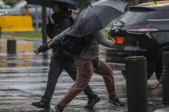 Sistema frontal traerá lluvias a la zona central: Santiago y Valparaíso esperan hasta 8,6 mm diarios este fin de semana
