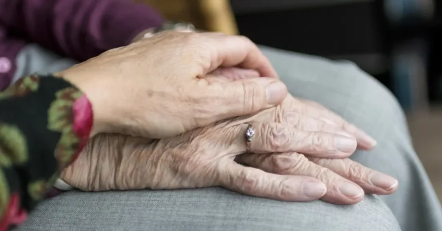 Mujer detenida en Concepción por estafar a adulta mayor con $213 millones mediante “cuento del tío”