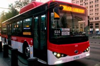 Oportunidad laboral: 170 puestos para mujeres conductoras disponibles en feria laboral de La Florida este jueves