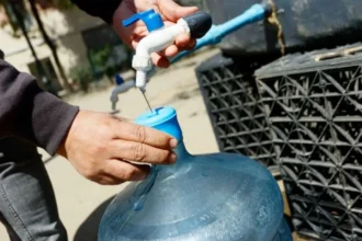 Aguas Andinas anuncia cortes de agua programados para seis comunas de Santiago este 1 de octubre