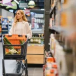 Conoce cómo operará el comercio durante el feriado del 12 de octubre en Chile