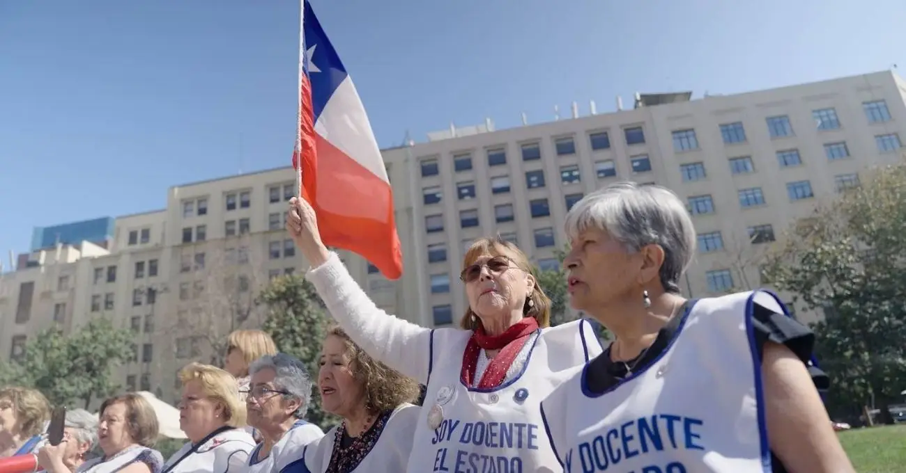Inicia el pago de la Deuda Histórica Docente en Chile: Cómo postular y quiénes son los beneficiarios Inicia el pago de la Deuda Histórica Docente en Chile: Cómo postular y quiénes son los beneficiarios