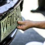 Chile anuncia nueva configuración de patentes de vehículos y presenta la 'patente verde' para modelos eléctricos