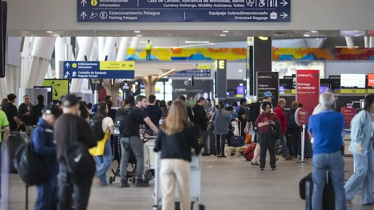 Aeropuerto de Santiago supera los 11,2 millones de pasajeros en los primeros cinco meses de 2026 Aeropuerto de Santiago supera los 11,2 millones de pasajeros en los primeros cinco meses de 2026