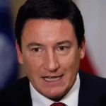 Arturo Squella critica a Gabriel Boric por su postura sobre el CAE