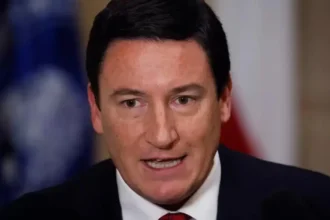 Arturo Squella critica a Gabriel Boric por su postura sobre el CAE