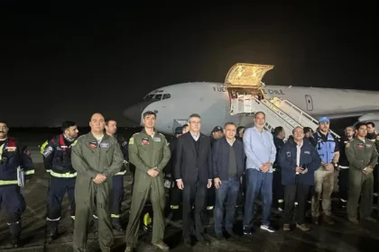 Brigadistas chilenos realizan labores de apoyo en Venezuela tras terremoto