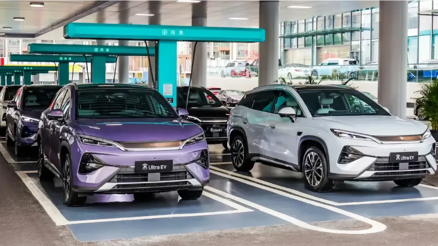 BYD planea revolucionar la recarga de vehículos eléctricos en España con 3.000 cargadores ultrarrápidos