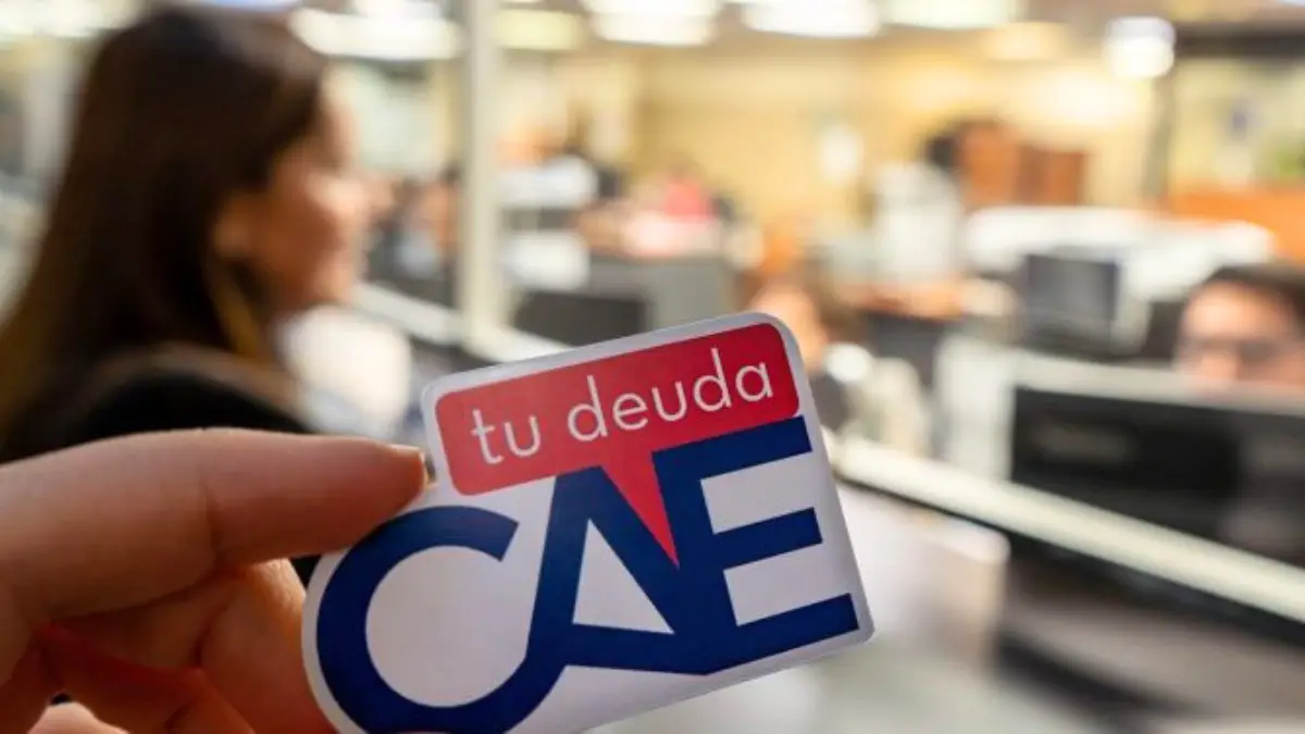 Cadem revela apoyo mayoritario a convenios de pago para deudores del CAE en Chile Cadem revela apoyo mayoritario a convenios de pago para deudores del CAE en Chile