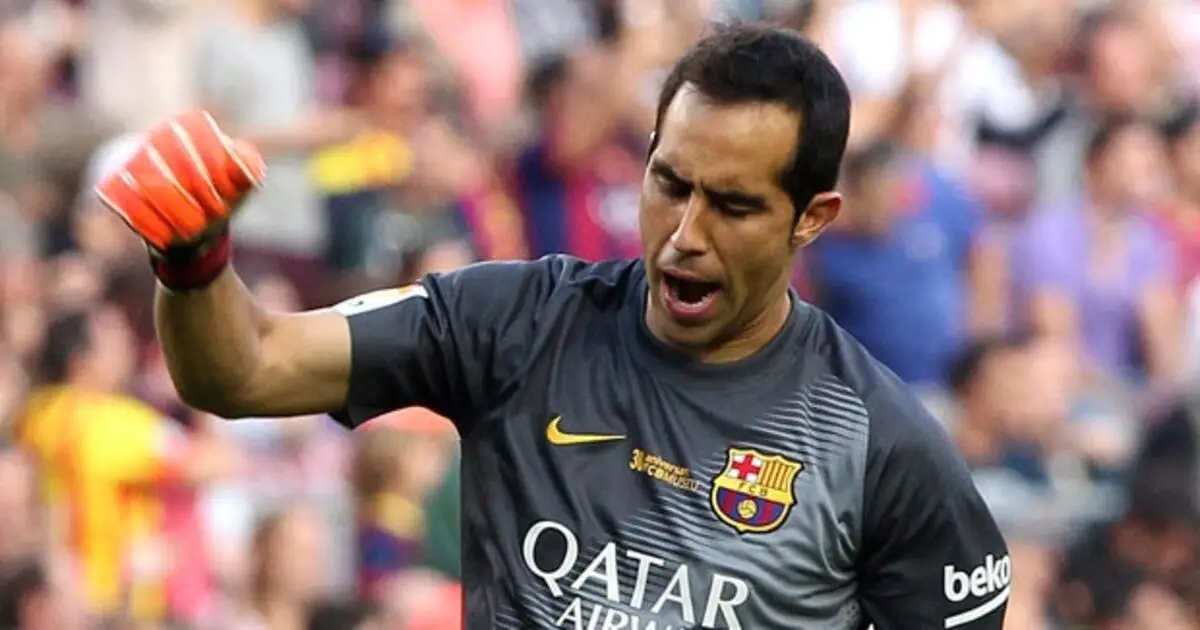 Claudio Bravo recuerda el consejo clave de Bielsa que transformó su carrera en el Barcelona Claudio Bravo recuerda el consejo clave de Bielsa que transformó su carrera en el Barcelona