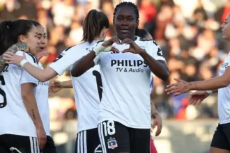 Colo Colo mantiene su invicto tras golear a Universidad de Chile en el Superclásico