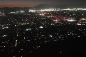 Cortes de luz en Santiago: Enel informará interrupciones en 8 comunas este martes
