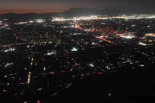 Cortes de luz en Santiago: Enel informará interrupciones en 8 comunas este martes