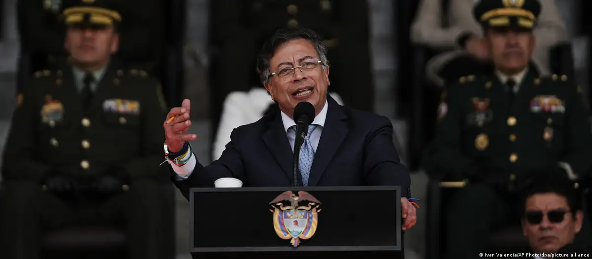 Crisis Institucional en Colombia: Gustavo Petro Suspendido Provisionalmente por la Cámara Crisis Institucional en Colombia: Gustavo Petro Suspendido Provisionalmente por la Cámara