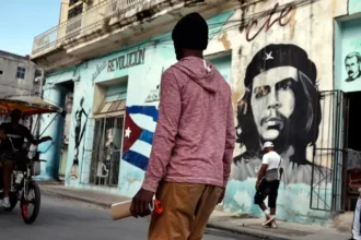 Cuba inicia una serie de reformas económicas clave para su futuro ante desafíos internacionales