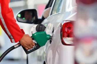 Descuentos de hasta $300 por litro en bencina durante junio: Promociones de Copec, Shell y Aramco