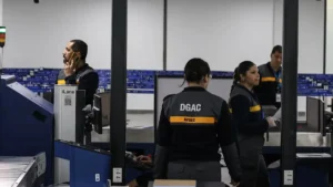 DGAC confirma suspensión de aerolínea tras alertas sobre vuelos con niños haitianos