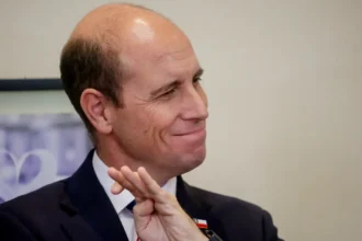 El Gobierno de Kast experimenta leve alza en aprobación tras nombramiento de Martín Arrau en Seguridad