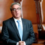 El gobierno ratifica al embajador Gabriel Zaliasnik en medio de investigación del Ministerio Público