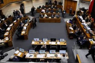 Encuesta Cadem: 83% de los chilenos apoya levantar el secreto bancario sin autorización judicial