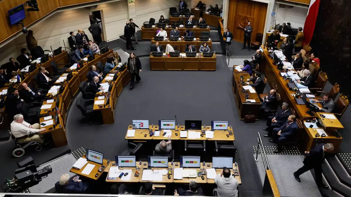 Encuesta Cadem: 83% de los chilenos apoya levantar el secreto bancario sin autorización judicial Encuesta Cadem: 83% de los chilenos apoya levantar el secreto bancario sin autorización judicial