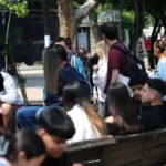 Encuesta revela respaldo ciudadano para cobro de deudas del CAE en Chile