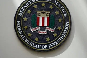 FBI incauta 13 sitios web utilizados por agentes chinos para reclutar trabajadores estadounidenses