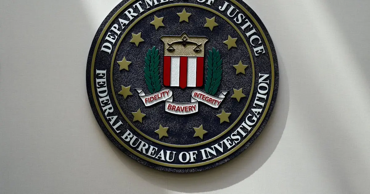 FBI incauta 13 sitios web utilizados por agentes chinos para reclutar trabajadores estadounidenses FBI incauta 13 sitios web utilizados por agentes chinos para reclutar trabajadores estadounidenses