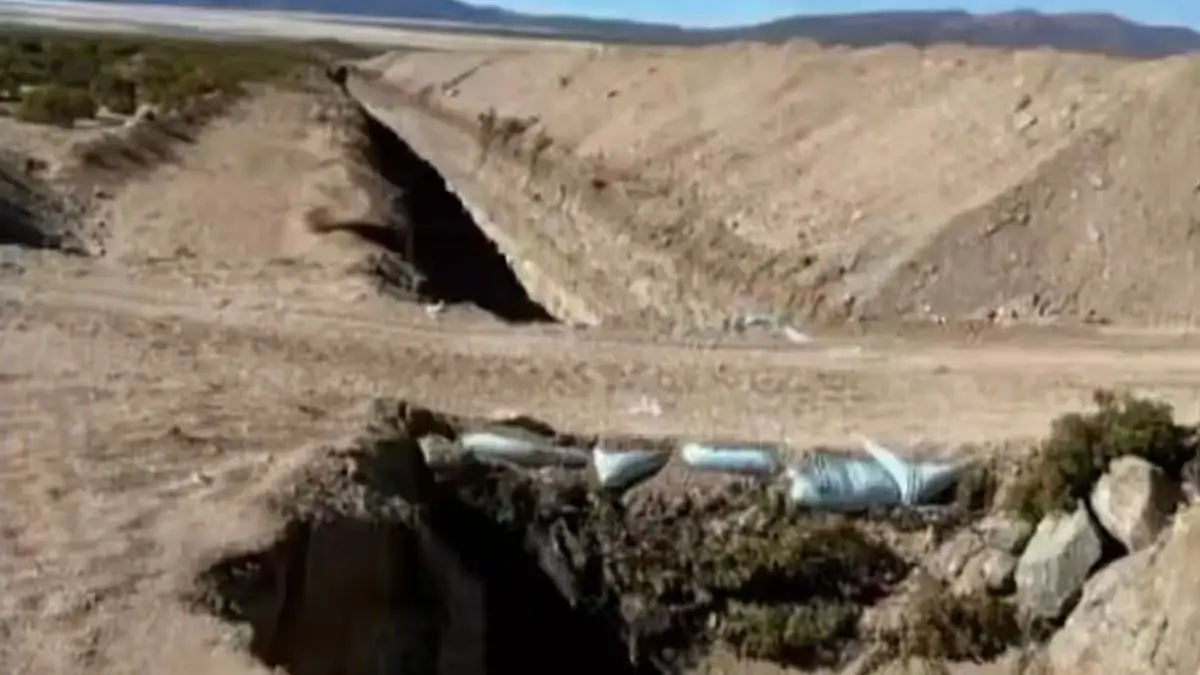 Gobierno detecta puente clandestino en Colchane y anuncia su demolición Gobierno detecta puente clandestino en Colchane y anuncia su demolición