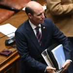 Gobierno impulsa urgencia a proyectos para proteger a Carabineros en respuesta a moción del PC