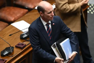 Gobierno impulsa urgencia a proyectos para proteger a Carabineros en respuesta a moción del PC