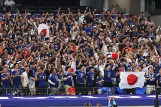 Hinchas japoneses limpian el estadio tras empate con Países Bajos en el Mundial 2026