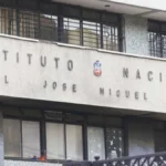 Instituto Nacional suspende clases por amenaza de tiroteo en Santiago