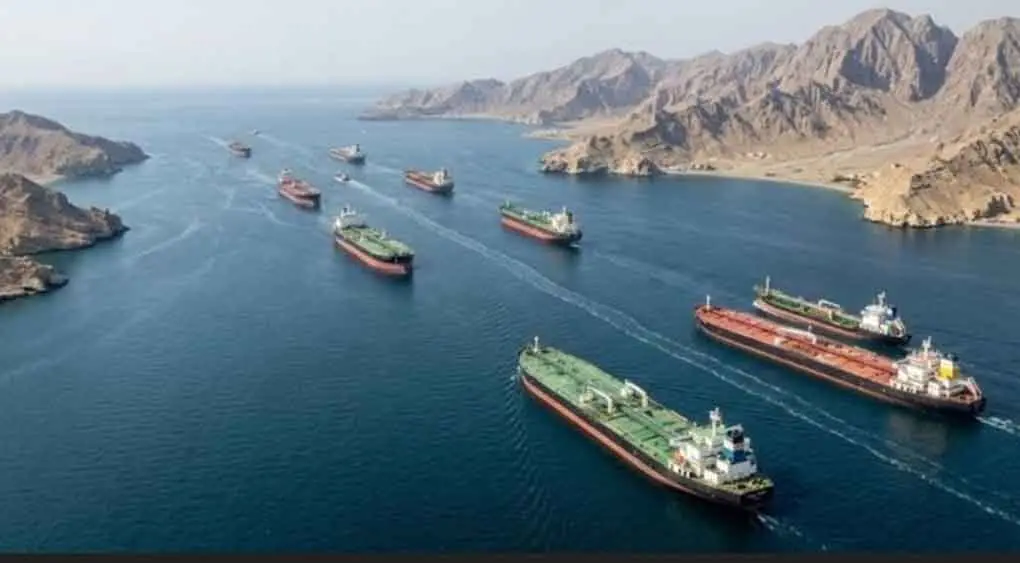 Irán cierra el estrecho de Ormuz y eleva las tensiones con EE.UU. Irán cierra el estrecho de Ormuz y eleva las tensiones con EE.UU.