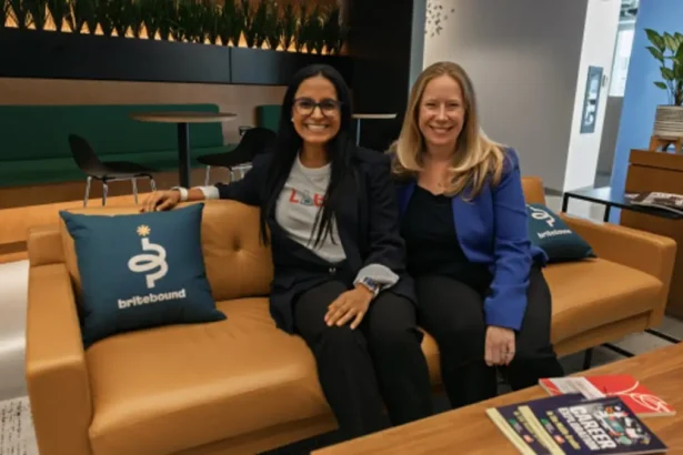 Komal Dadlani vende Lab4U a la Fundación Bill y Melinda Gates