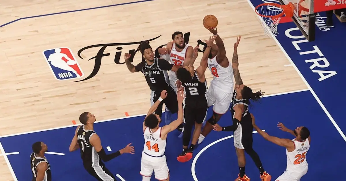 Los Knicks logran una remontada histórica ante los Spurs en las finales de la NBA Los Knicks logran una remontada histórica ante los Spurs en las finales de la NBA