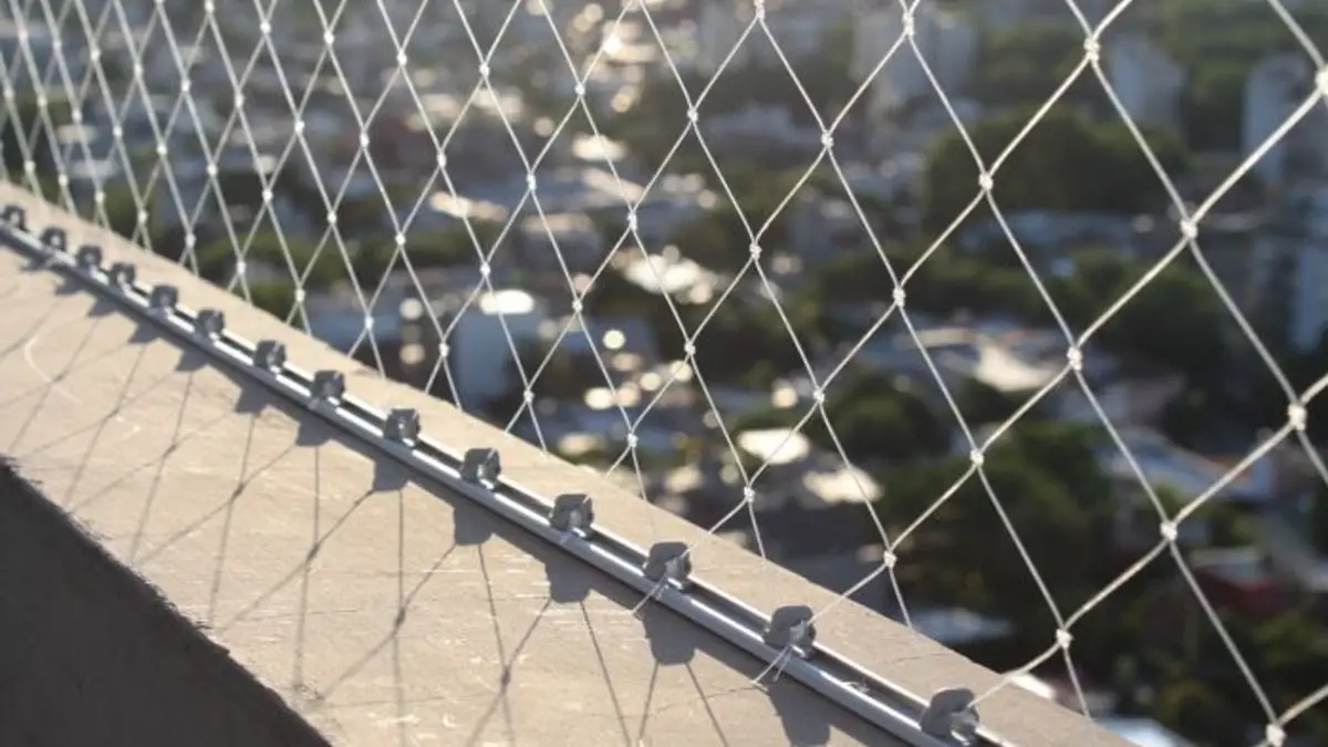 Mallas de seguridad: expertos advierten sobre su duración en Santiago y la importancia de su recambio Mallas de seguridad: expertos advierten sobre su duración en Santiago y la importancia de su recambio