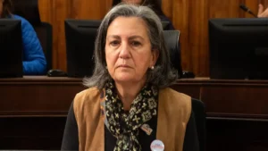 Ministra May Chomalí aborda crisis en salud pública y responde a alcaldes sobre cierres de centros