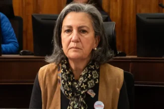 Ministra May Chomalí aborda crisis en salud pública y responde a alcaldes sobre cierres de centros