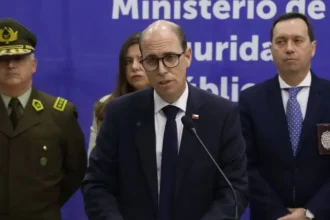 Ministro Arrau destaca reducción en homicidios y urgencia en protección policial