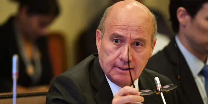 Ministro de Hacienda Jorge Quiroz minimiza controversia por caso MOP-Gate Ministro de Hacienda Jorge Quiroz minimiza controversia por caso MOP-Gate