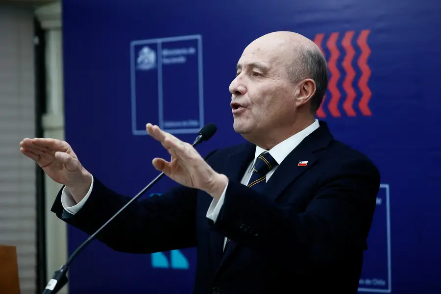 Ministro Quiroz defiende proyecto de megarreforma ante críticas del Consejo Fiscal Autónomo Ministro Quiroz defiende proyecto de megarreforma ante críticas del Consejo Fiscal Autónomo