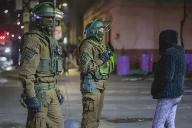 Operativo policial masivo en Chile enfocado en prófugos y migrantes irregulares