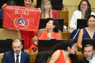 Partido Comunista condiciona apoyo a la megarreforma tributaria y evalúa recurrir al Tribunal Constitucional