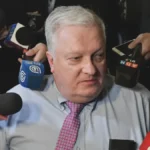 Senador Kusanovic bajo investigación por presuntas devoluciones forzadas de sueldo