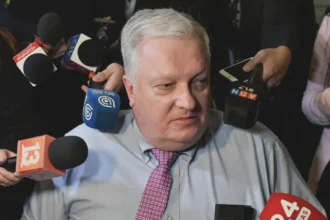Senador Kusanovic bajo investigación por presuntas devoluciones forzadas de sueldo