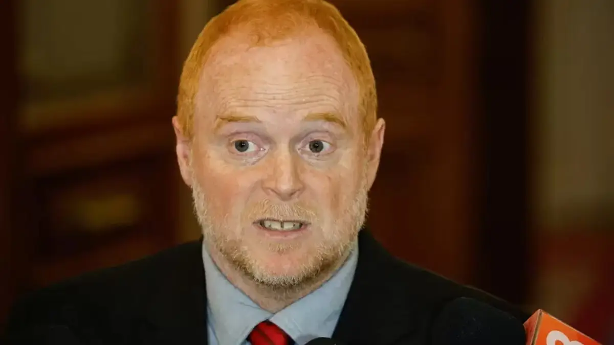 Senador Rojo Edwards critica al expresidente Boric y propone revisar su sueldo vitalicio Senador Rojo Edwards critica al expresidente Boric y propone revisar su sueldo vitalicio
