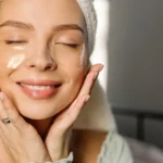 Tienda Bom Beauty cierra en Santiago y anuncia liquidación total con descuentos de hasta 60%